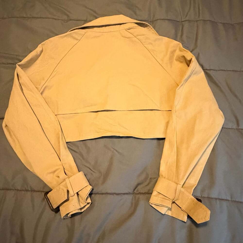 Cropped Trench Jacket Forever 21 Size M Tan Buttons Long Sleeve Trendy Crop - Picture 7 of 7